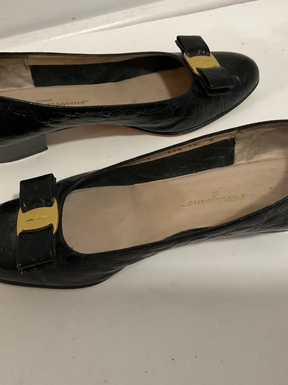 Women’s Vintage Ferragamo Black Crocodile Vera Pumps, Size 10